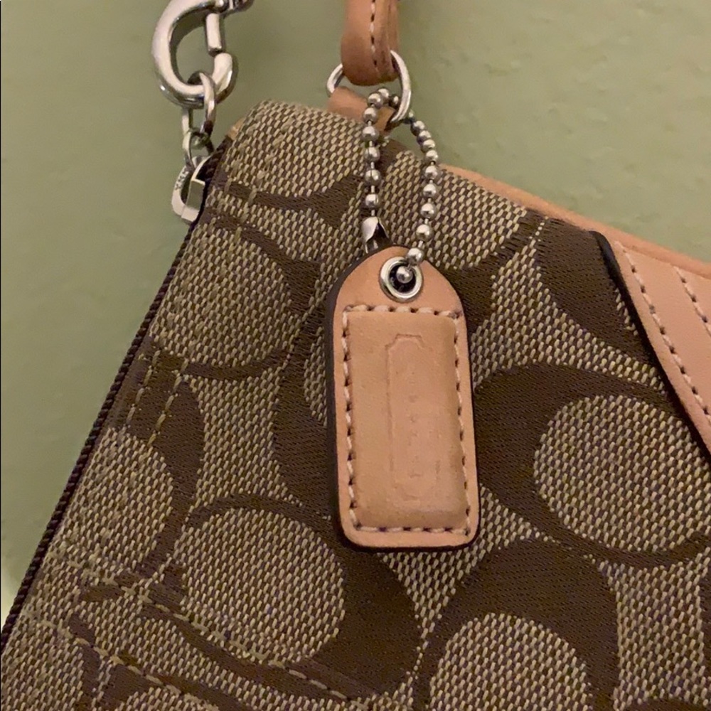 Coach wristlet - Picture 3 of 3